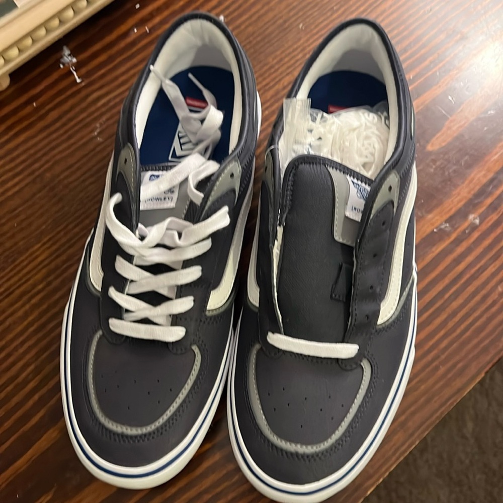Navy blue vans, new, extra laces